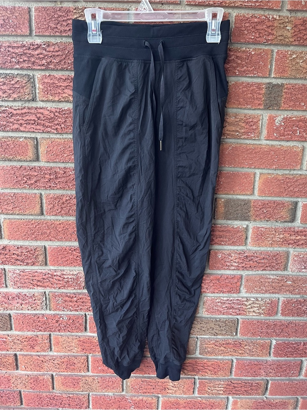 Lululemon women’s dance studio joggers Sz 4 black